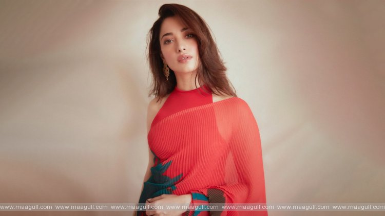 తమన్నా.! తగ్గేదే లే.!