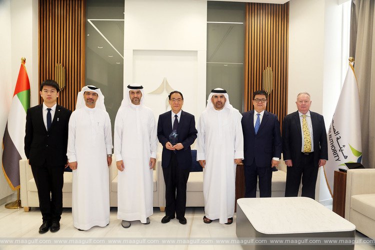 DHA receives delegation from Mohammed bin Rashid Al Maktoum Knowledge Foundation