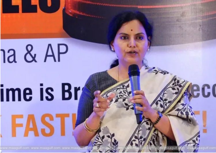 1 తెలంగాణ తొలి మహిళా సీఎస్గా శాంతి కుమారి