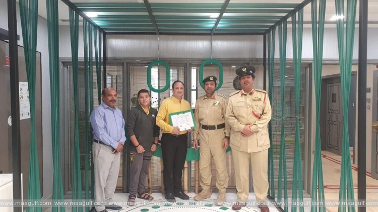 దొరికిన Dh134,930 నగదును పోలీసులకు అప్పగించిన భారతీయ ప్రవాసి