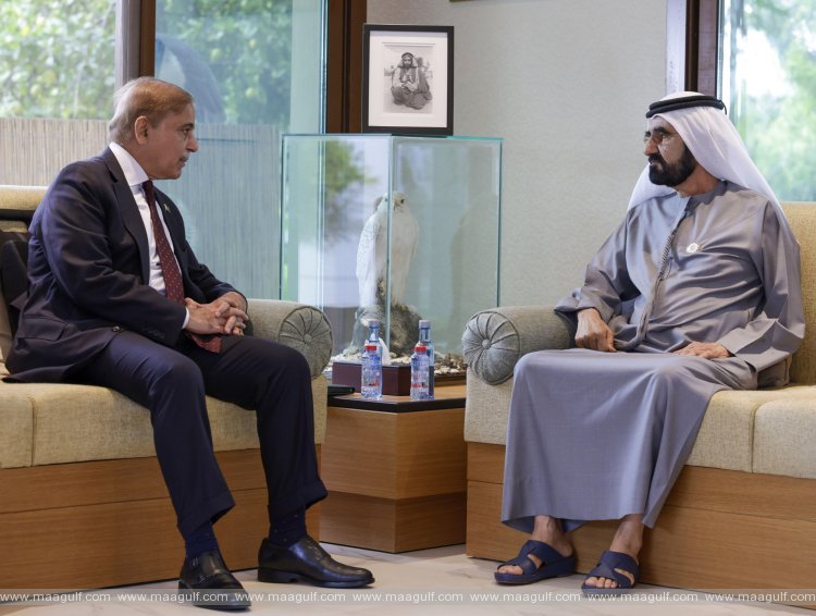 Sheikh Mohammed meets with Pakistan Prime Minister