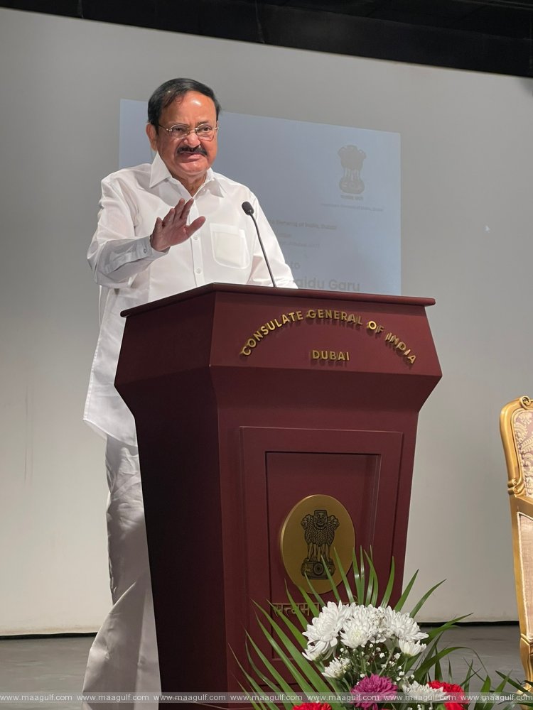 1 భాషను కాపాడుకోవటంతో పాటు నలుగురికీ సాయం చేయండి: వెంకయ్య నాయుడు