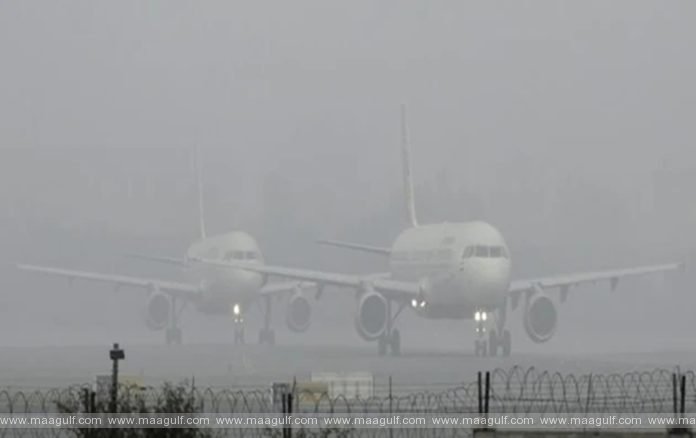 ఢిల్లీ విమానాశ్రయాన్ని కమ్ముకున్న పొగ మంచు..