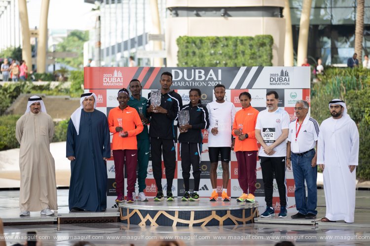 20 Mattar Al Tayer crowns winners of the world\'s fastest long distance running race