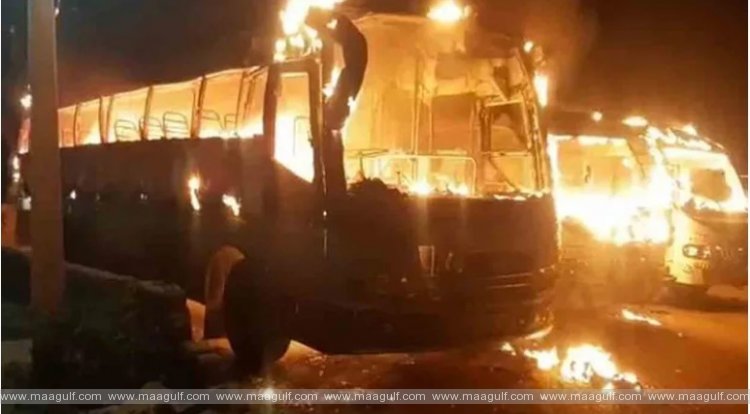 1 హైదరాబాద్ లో అగ్నిప్రమాదం..3 బస్సులు దగ్ధం