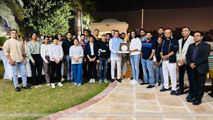 20 Consul General of India, Dubai Hosts Dinner for Indian Badminton Team