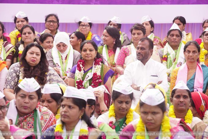 ఎమ్మెల్సీ కవిత నిరసన దీక్ష ప్రారంభం...