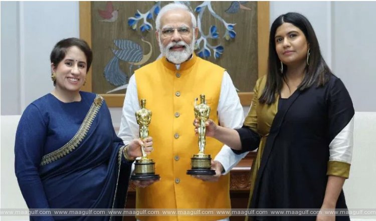 ప్రధాని మోదీకి ఆస్కార్ అందించిన విజేతలు..