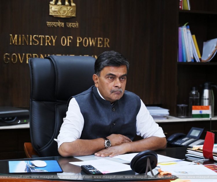 20 Indian minister briefs Parliament about renewable energy cooperation with UAE