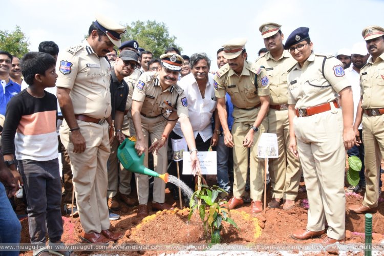 1 ఆక్సిజన్ స్థాయిలను పెంచడంలో చెట్ల ప్రాముఖ్యత ఎంతో కీలకం: సీపీ చౌహాన్