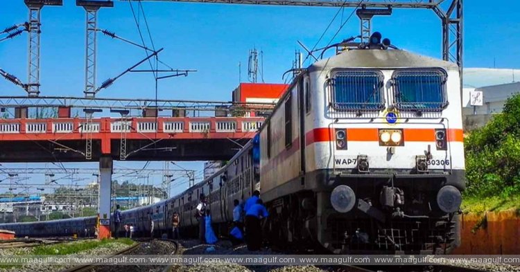 భారత దేశవ్యాప్తంగా 240కి పైగా రైళ్లు రద్దు..