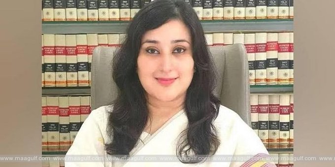 1 రాజకీయాల్లోకి అడుగుపెట్టిన దివంగత సుష్మా స్వరాజ్ కుమార్తె బన్సూరీ స్వరాజ్