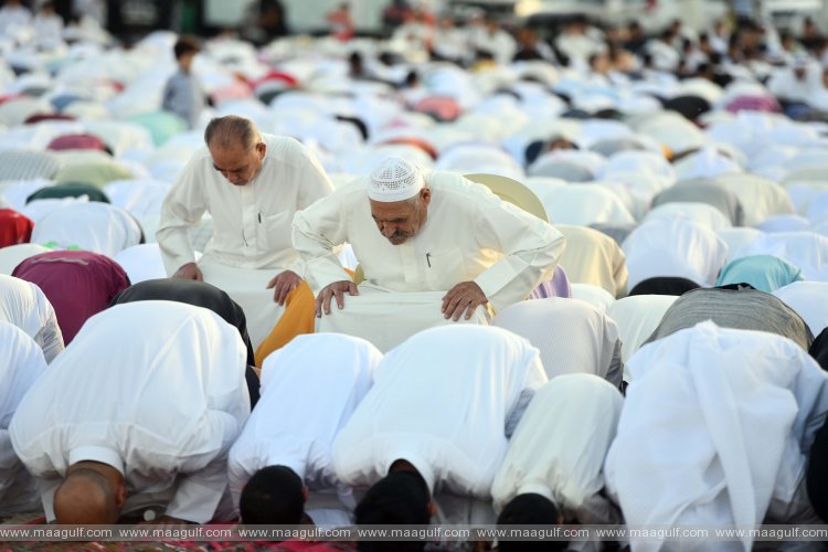 ఈద్ అల్-ఫితర్: కిక్కిరిసిన మస్జీదులు