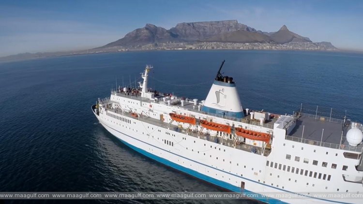 ఆకట్టుకుంటున్న ప్రపంచంలోనే అతిపెద్ద ఫ్లోటింగ్ బుక్ ఫెయిర్