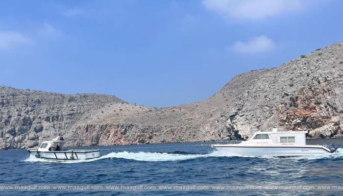 మునిగిపోతున్న 15 మందిని రక్షించిన ఒమన్ నేవీ