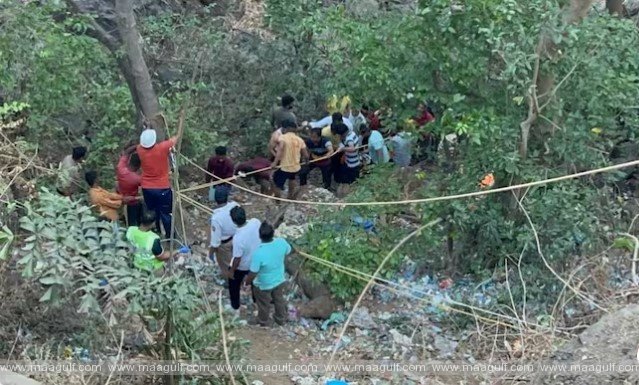 మహారాష్ట్ర: లోయలో పడిన బస్సు…13 మంది మృతి