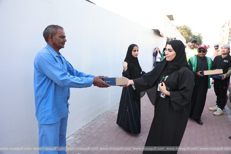 Dubai Police Distribute 1,000 Iftar Meals to Workers on Zayed Humanitarian Day