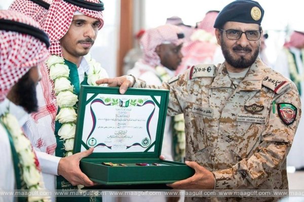 రియాద్‌కు చేరుకున్న 16 మంది సౌదీలు.. అభా నుండి సనాకు 250 మంది హౌతీలు