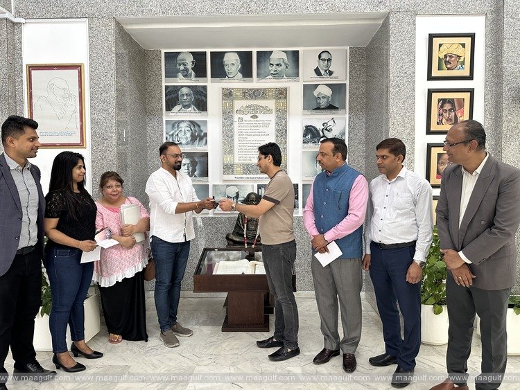 నాలుగేళ్లుగా కారునే జీవనం..భారతీయ మహిళకు అండగా నిలిచిన కాన్సులేట్