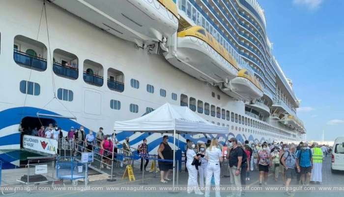 సలాలా చేరుకున్న 9000 మంది పర్యాటకులు