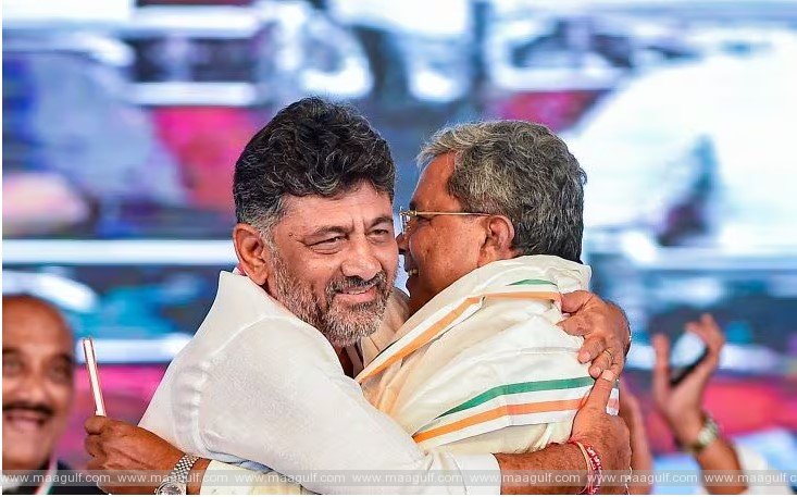 కర్ణాటక ముఖ్యమంత్రిగా సిద్ధరామయ్య, డిప్యూటీగా డీకే శివకుమార్ ప్రమాణ స్వీకారం