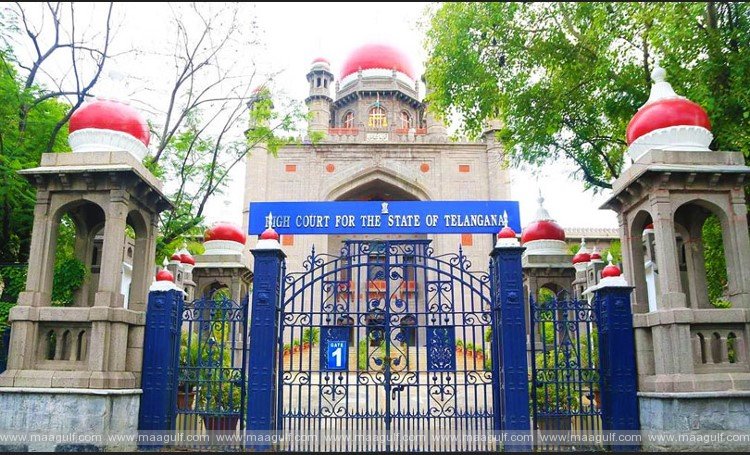 తెలంగాణ హైకోర్టు వద్ద దారుణ హత్య