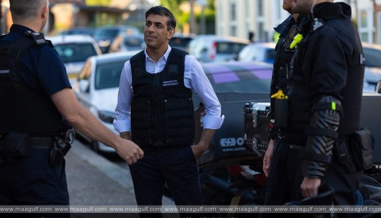 ఒక్కరోజు ఇమిగ్రేషన్ అధికారిగా బ్రిటన్ ప్రధాని రిషి సునాక్