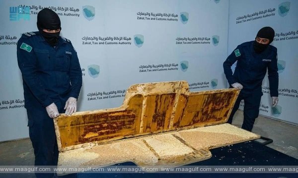 రెండు ట్రక్కుల్లో 450,000 క్యాప్‌గాన్ మాత్రలు.. సీజ్