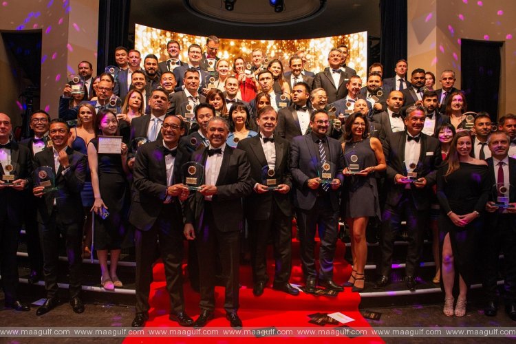 e& wins 2 awards at the Carrier Community Global Awards 2023