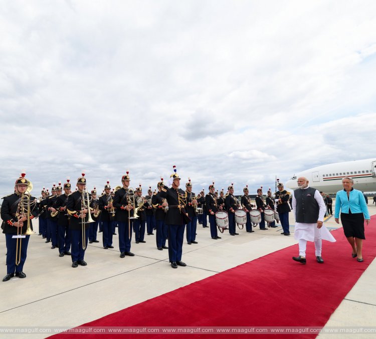 ఫ్రాన్స్ చేరుకున్న ప్రధాని మోదీ