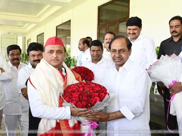 సీఎం కెసిఆర్‌తో అఖిలేశ్‌ యాదవ్‌ భేటి