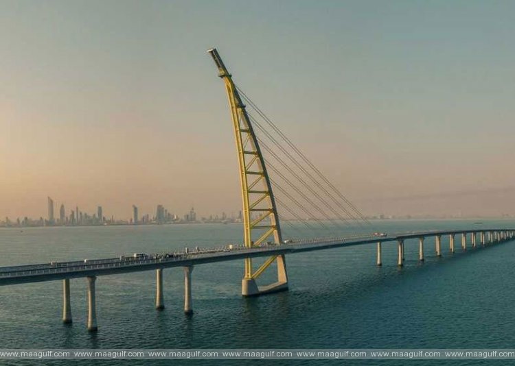 షేక్ జాబర్ వంతెనపై నుంచి దూకి మహిళ ఆత్మహత్యాయత్నం