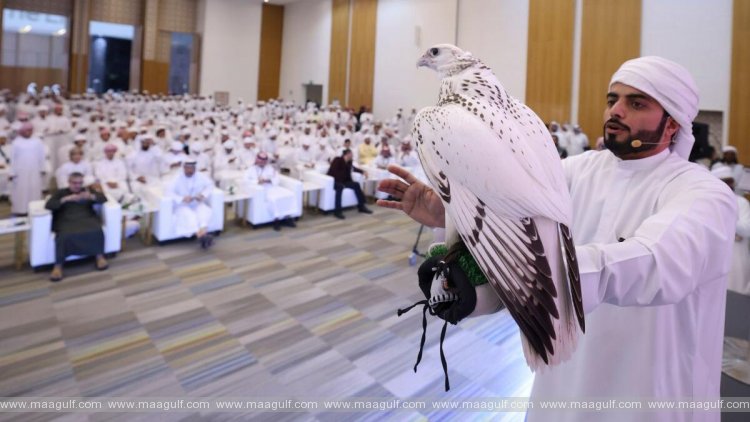 వేలంలో 1 మిలియన్ దిర్హామ్‌లు పలికిన అరుదైన ఫాల్కన్