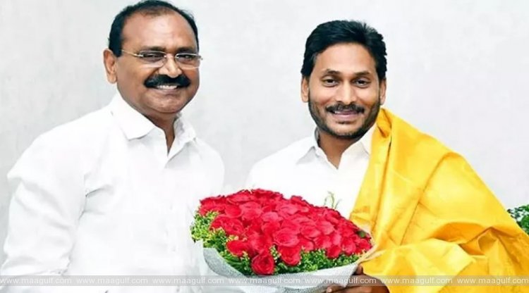 సీఎం జగన్‌తో టీటీడీ నూతన ఛైర్మన్ భూమన భేటి