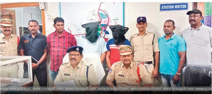 తెలంగాణలో ఇద్దరు గల్ఫ్ ఏజెంట్ల అరెస్ట్