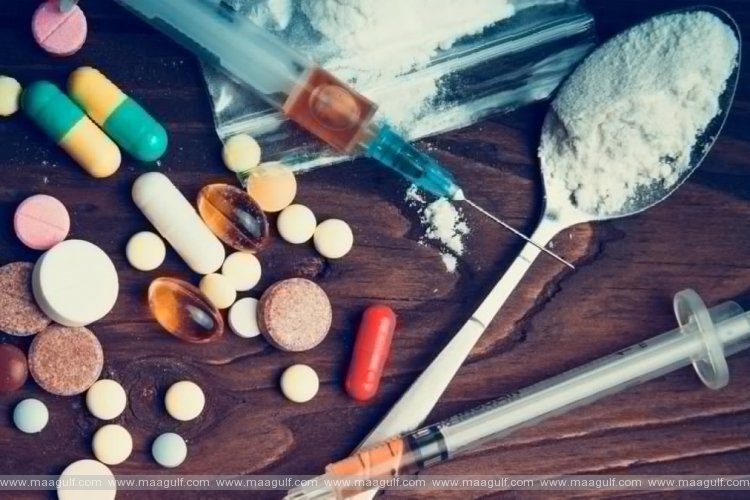 హైదరాబాద్ లో రేవ్ పార్టీని భగ్నం చేసిన పోలీసులు