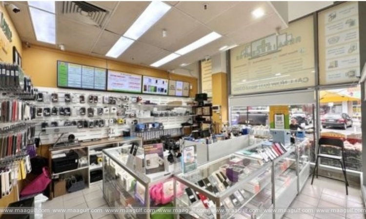 కస్టమర్ ని నమ్మించి BD26,000 కాజేసిన స్టోర్ ఉద్యోగి..!