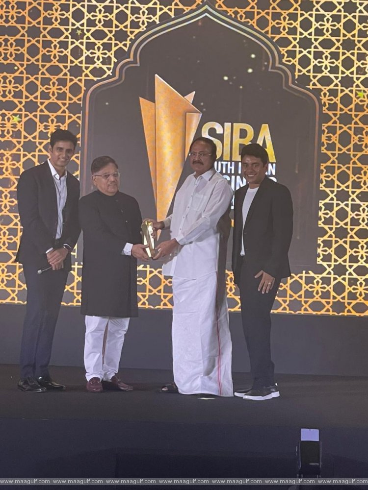 దక్షిణ భారత వాణిజ్య పురస్కారాల ప్రధానం చేసిన వెంకయ్య నాయుడు