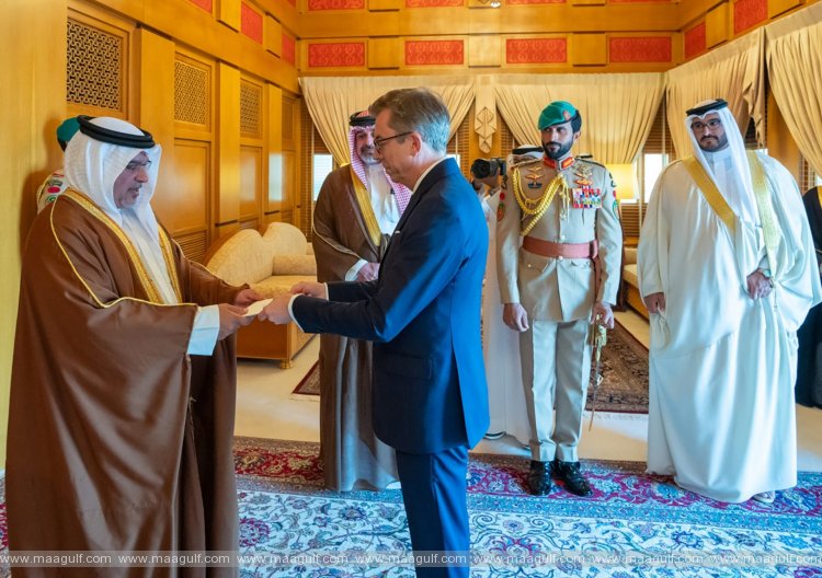 బహ్రెయిన్‌కు కొత్త రాయబారులను స్వాగతించిన ప్రిన్స్ సల్మాన్