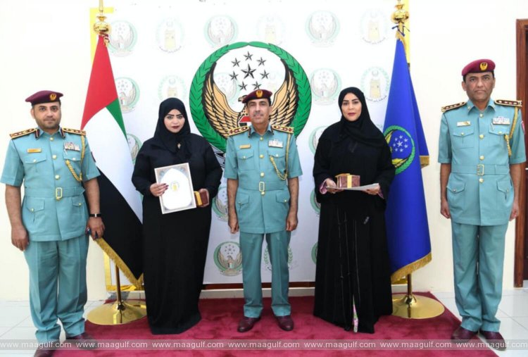 ఐదుగురిని రక్షించిన సోదరీమణులను సత్కరించిన పోలీసులు