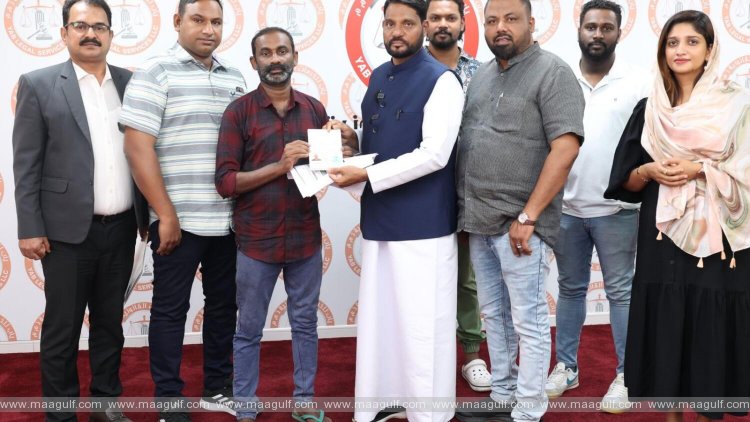 1 సామాజిక కార్యకర్తల సహాయంతో స్వదేశానికి ఇండియన్ టూరిస్ట్