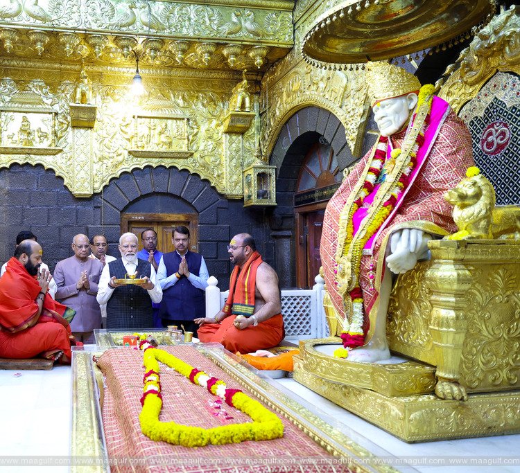 షిర్డీ సాయికి పూజలు చేసిన ప్రధాని మోడీ..