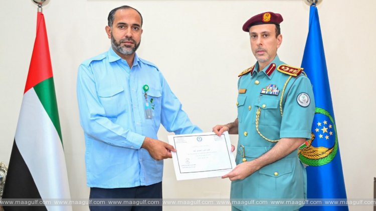 Sharjah Police honours a collaborator for his honesty