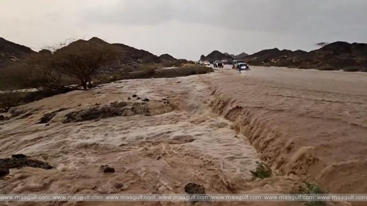 తేజ్ తుఫాను..నివాసితులకు అలెర్ట్ జారీ