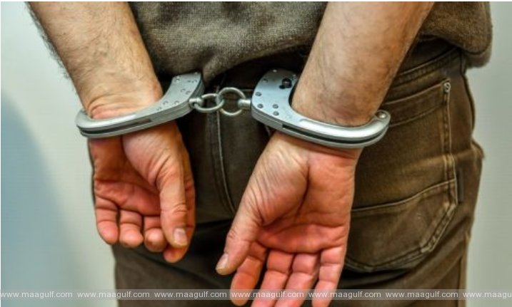 ఇళ్లలో నగలు, నగదు దొంగిలించిన వ్యక్తి అరెస్ట్