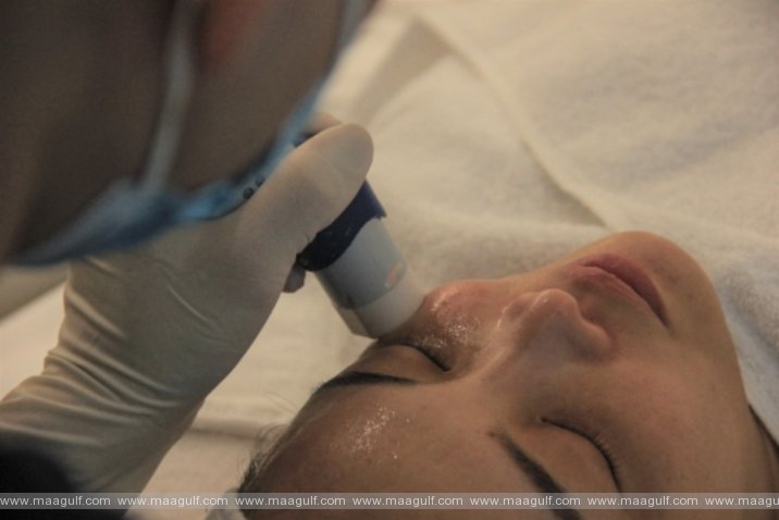 బహ్రెయిన్‌లో లైసెన్స్ లేని కాస్మెటిక్ ప్రాక్టీషనర్ అరెస్ట్