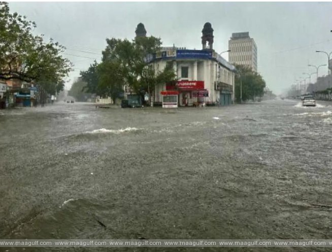 1 తీవ్ర తుపానుగా మారిన మిచాంగ్.. ఏపీ, తమిళనాడు రాష్ట్రాల్లో భారీ వర్షాలు..
