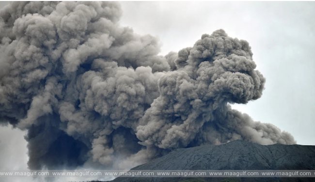 ఇండోనేషియాలో పేలిన అగ్నిపర్వంతం..11 మంది హైకర్లు మృతి