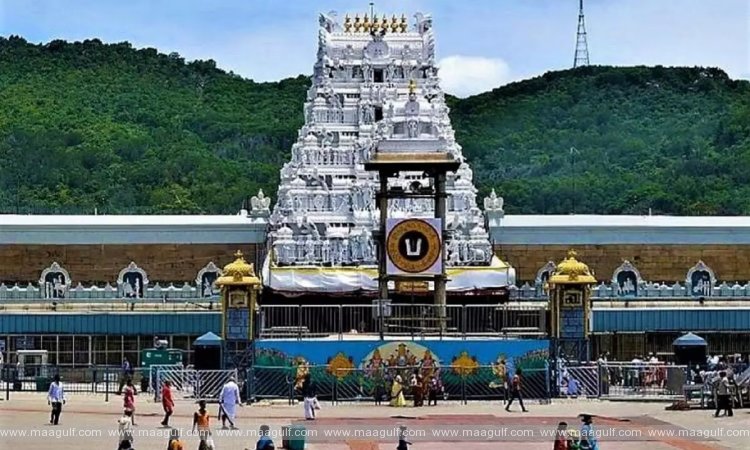 శ్రీవారి ఆలయంలో మాపట్ల  ఎవరూ అసభ్యంగా ప్రవర్తించలేదు: టీటీడీ