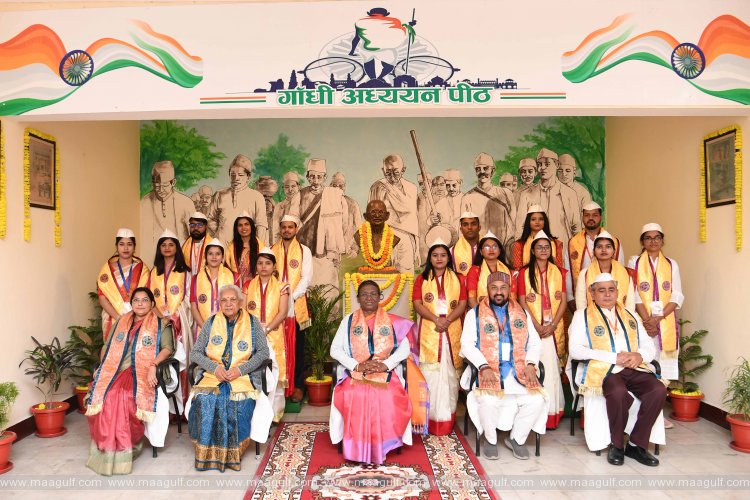20 President of India graces 45th Convocation of Mahatma Gandhi Kashi Vidyapith